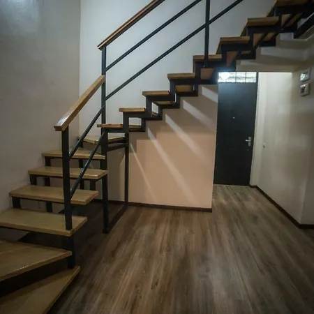 Your Apartment In This City N2 第比利斯 外观 照片