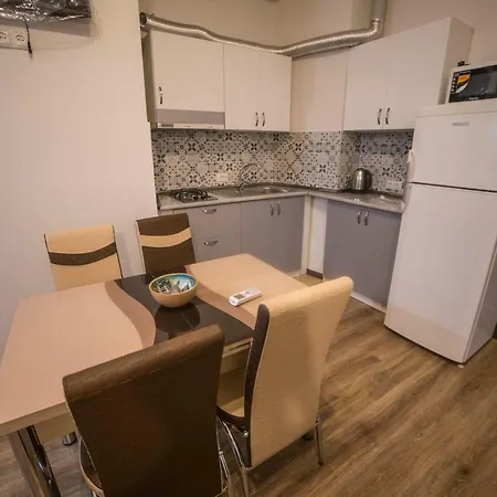 Your Apartment In This City N2 第比利斯 外观 照片